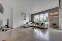Bel appartement 3 pièces 2 chambres 76M2 + balcon + Parking - B&B Neuilly-sur-Seine