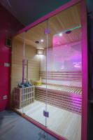 Capsule Boogie-Woogie - JACUZZI - SAUNA - BILLARD - JEUX - ECRAN GÉANT - FILET SUSPENDU - NETFLIX - B&B La Louvière