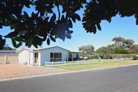 Town Central on Ryan 100m to beach and Main Street - B&B Robe