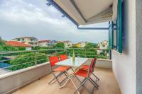 Ferienwohnung in Pirovac mit Terrasse, Klimaanlage, W-LAN (4925-4) - B&B Pirovac