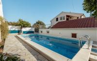 B&B Herceg Novi - Stunning Apartment In Herceg Novi With Outdoor Swimming Pool - Bed and Breakfast Herceg Novi