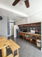 Private Guest House Bay Breeze - Ferienwohnung