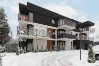 Apartment with Balcony by the Park in Łódź by Renters Prestige - B&B
