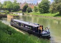 B&B Cambridge - Beautiful New Moon Narrowboat - Bed and Breakfast Cambridge