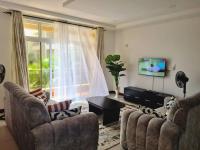 B&B Mombasa - Cozy 3 bdrm apartment, with pool, close to beach. - Bed and Breakfast Mombasa