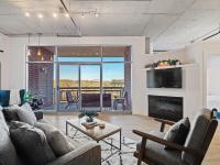 Northside District Loft - Panoramic Valley Views - B&B Akron