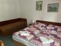 Dreibettzimmer mit Balkon