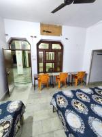 B&B Bareilly - Divisha PG House Sharing Beds Only for boys - Bed and Breakfast Bareilly