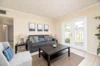Short Walk to Wilton Drive Apt3 - B&B