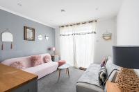 B&B Bath - 2 Bed House free parking & garden, 10 min drive to Bath Central with a Bus Stop across the road - Bed and Breakfast Bath