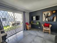 Retro Rest - walking distance to Beach, Langebaan - B&B Langebaan