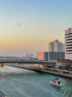 B&B Dubai - Canal View Haven 1BR in Marina Dxb - Bed and Breakfast Dubai
