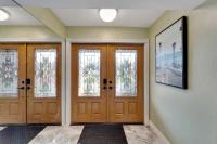 Stunning 3BR Home offers water view Minutes to the Beach - B&B Clearwater
