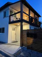 Shares Courtyard Luxury Apt - NEW! - B&B Rockledge