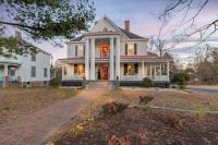 The Bagley House: built in 1911 - B&B Blackstone