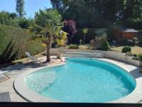 B&B Oinville-sur-Montcient - Spacieuse chambre, sdb privative et piscine chauffée - Bed and Breakfast Oinville-sur-Montcient