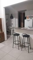 Apto em Ubatuba divisa com a Praia de Itagua e facil acesso as praias fica ao lado do Atacado Tenda na rodovia Rio Santos - Chambres d'hôtes Ubatuba