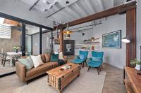 Luxurious Woolstore Living! ~Teneriffe - Bed and Breakfast Brisbane