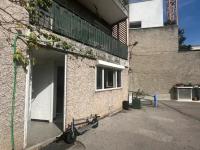 Studio Rochereau Climatisé - Metro - Gare - Wifi - B&B
