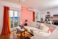 Sun Blue Apartment - Bed and Breakfast Mimice