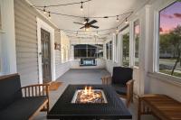 B&B Eustis - Walk to Downtown Eustis~Cozy Porch~Fire Pit~BBQ~Bungalow - Bed and Breakfast Eustis