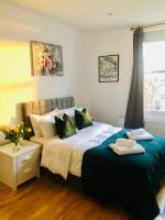 20 min to central London- 2 bedrooms apartment - B&B