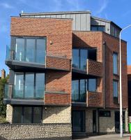 Stunning Luxury 3 Bed Penthouse Sleeps 2 to 6 - Ferienwohnung Hythe
