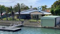 Ground floor, family unit on the canal with free WIFI! - B&B