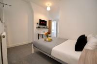 Gordon House - Fully Furnished, TVs in All Rooms, Free Parking, Netflix, Walk to City Centre - B&B