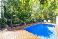 Tropicality - Private family retreat with solar heated pool - B&B Nelson Bay