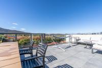2BR Penthouse with Breathtaking View! - Hosted by CanStay - B&B Canberra