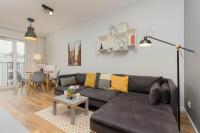 B&B Warschau - Elegant Apartment with Balcony in Warsaw Close to the Airport by Renters - Bed and Breakfast Warschau