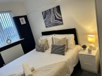 Charming Apartment Near Broad Green Hospital - B&B