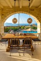 Villa Thalia St George Retreat BY APOKORONAS-VILLAS - Chambres d'hôtes Kókkinon Khoríon