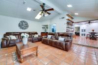 San Antonio Home Private Pool and Covered Patio - B&B