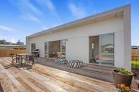 B&B Waihi Beach - The Reel Deal - Waihi Beach Holiday Home - Bed and Breakfast Waihi Beach