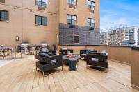 2 Bed Condo with Gym and Laundry Minutes from NYC - B&B