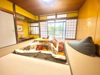 B&B Osaka - 【天王寺駅まで電車4分】庭園付き一軒家ー杏 - Bed and Breakfast Osaka