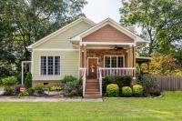 Historic College park w/ Backyard porch & patio - B&B Atlanta