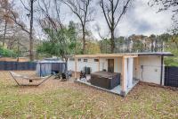 Modern Atlanta Retreat Private Hot Tub and Yard! - Chambres d’hôtes Atlanta