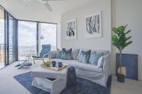 B&B Brisbane - Stunning 1BD Haven with Panoramic City Views - Bed and Breakfast Brisbane