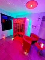 Un Séjour Romantique en couple avec Jacuzzi privé Chromothérapie Jardin Maison privée - Chambres d'hôtes Ychoux