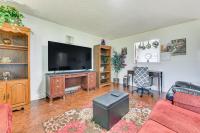 B&B Charlotte - Pet-Friendly Charlotte Home with Fenced Yard and Patio - Bed and Breakfast Charlotte