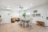 Incredible Value for 12 guests, New 3BR Home by Disneyland, Knott's, Beach - B&B Midway City