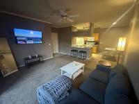 B&B Phoenix - Condo in Gated Community with Heated Pool and Gym by Old Town - Bed and Breakfast Phoenix