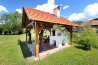 Toldi Vendégház - B&B