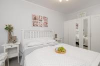 One-Bedroom Apartment with Garden
