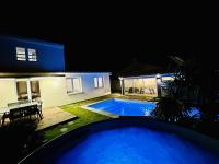 Superbe maison de vacances avec piscine chauffée et bain nordique - 8 pers - Chambres d’hôtes Les Sables d'Olonne