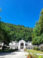 T2bis, HYPER CENTRE FACE LES THERMES - B&B