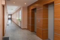 9th Floor City View Apartment by BookingHost - Bed and Breakfast Warschau